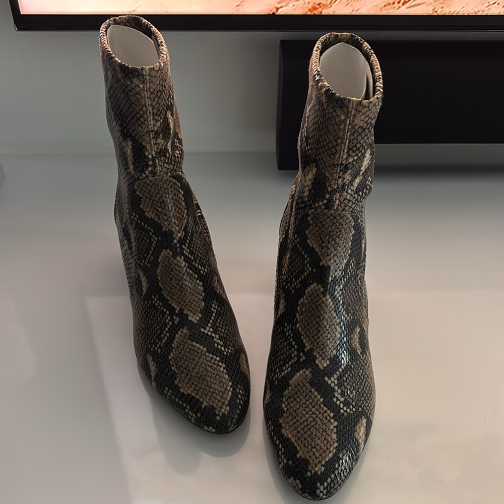 Stuart Weitzman Tan and Black Snake-Print Block Heel Ankle Boots - Picture 3 of 9